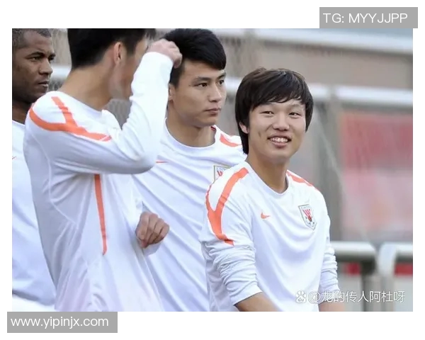 中国足球球星精彩瞬间高清壁纸收藏展现传奇球员风采